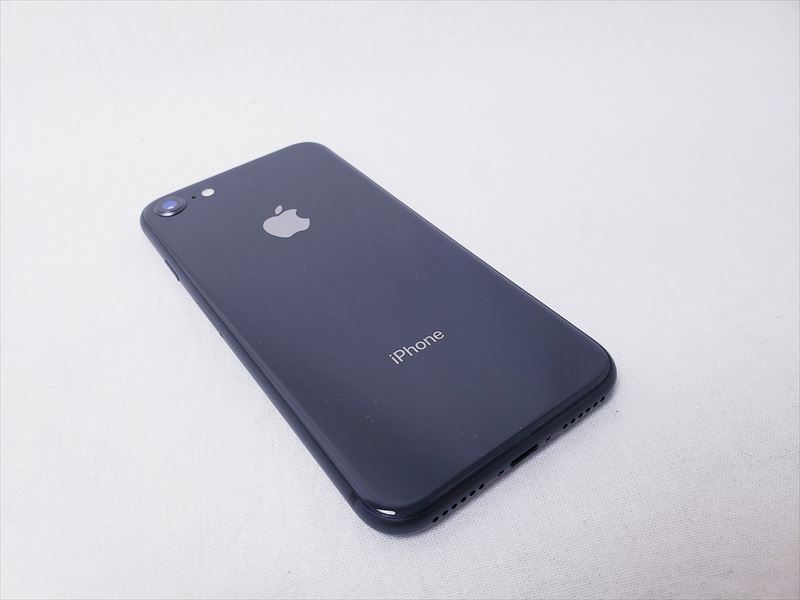 iPhone 8 64GB スペースグレイ /MQ782J/A au 各サイトで併売につき