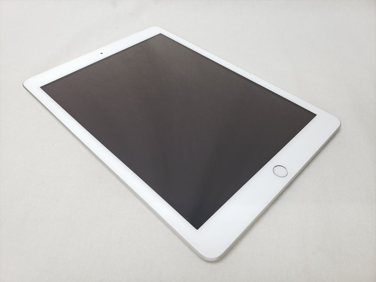 iPad 第6世代 モデル128GBシルバー MR732J／A 侵攻 www.alocokitchens.ie