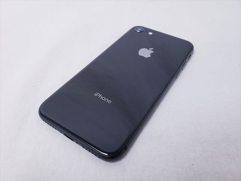 iPhone 8 64GB スペースグレイ /MQ782J/A au 各サイトで併売につき