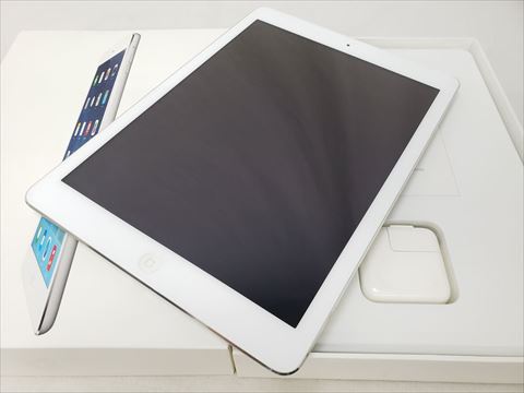 iPad Air Wi-Fi + Cellular 16GB シルバー /MD794J/A docomo 各サイトで併売につき売切れのさいはご容赦願います。