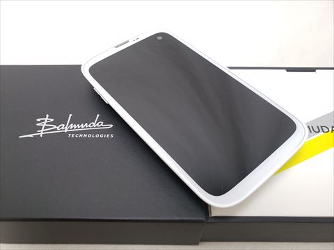 A101BM /BALMUDA Phone ホワイト 【softbank SIMFREE】 各サイトで併売につき売切れのさいはご容赦願います。