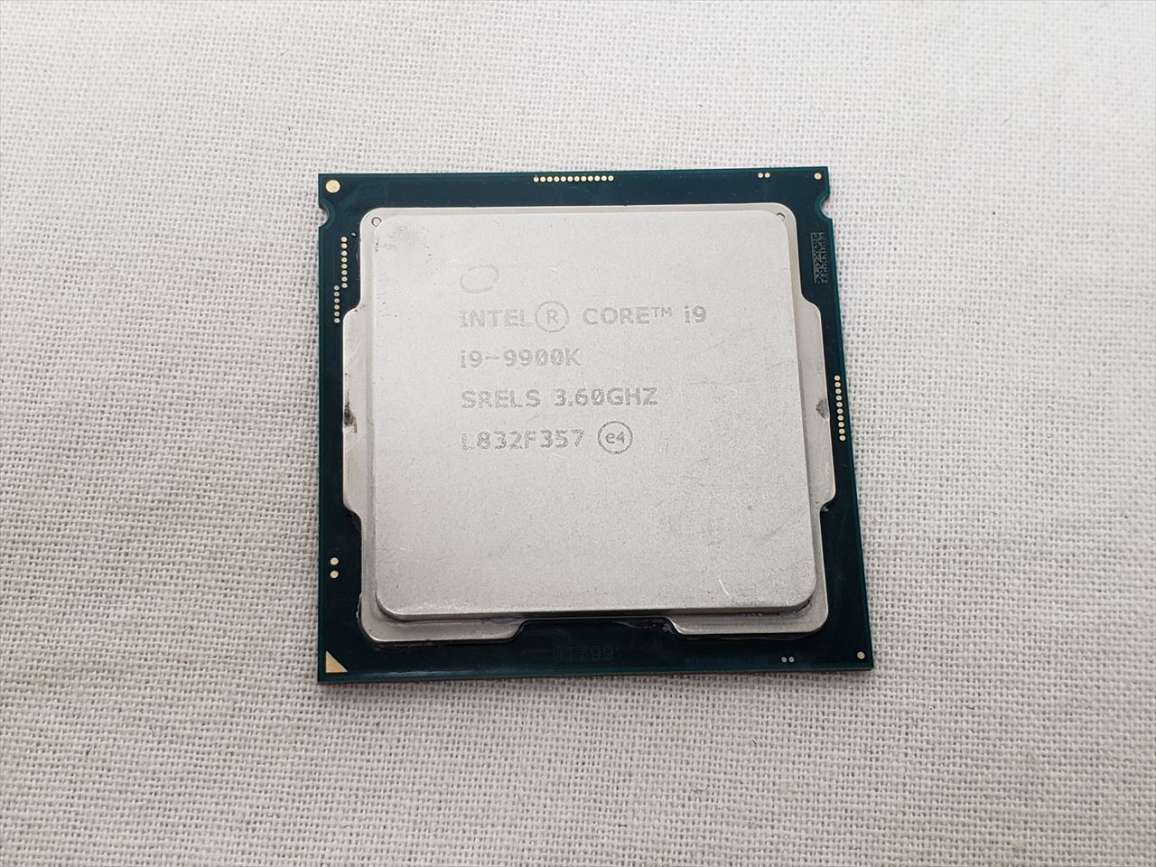 Intel Core i9-9900K 甘辛 CPU 3.60GHz