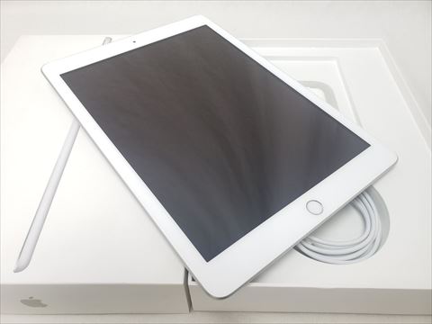 iPad（第6世代/2018） Wi-Fi 32GB シルバー /MR7G2J/A 各サイトで併売につき売切れのさいはご容赦願います。