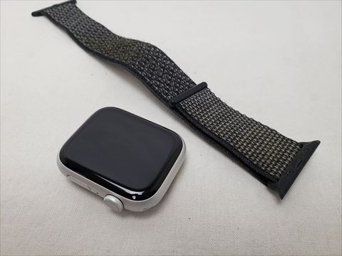 Apple Watch Series8 GPS 45mm アルミニウム/ナイキ スポーツループバンド 各サイトで併売につき売切れのさいはご容赦願います。