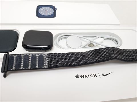 Apple Watch Series8 GPS 45mm アルミニウム/Nikeスポーツループ ブラック/サミットホワイト/MNP83J/A 各サイトで併売につき売切れのさいはご容赦願います。